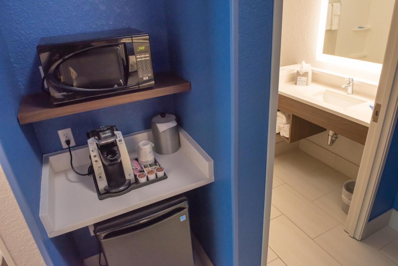 Holiday Inn Express & Suites - Merrillville By Ihg Bagian luar foto