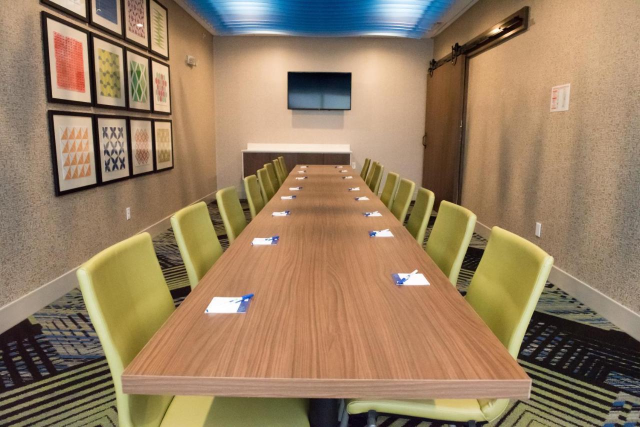 Holiday Inn Express & Suites - Merrillville By Ihg Bagian luar foto