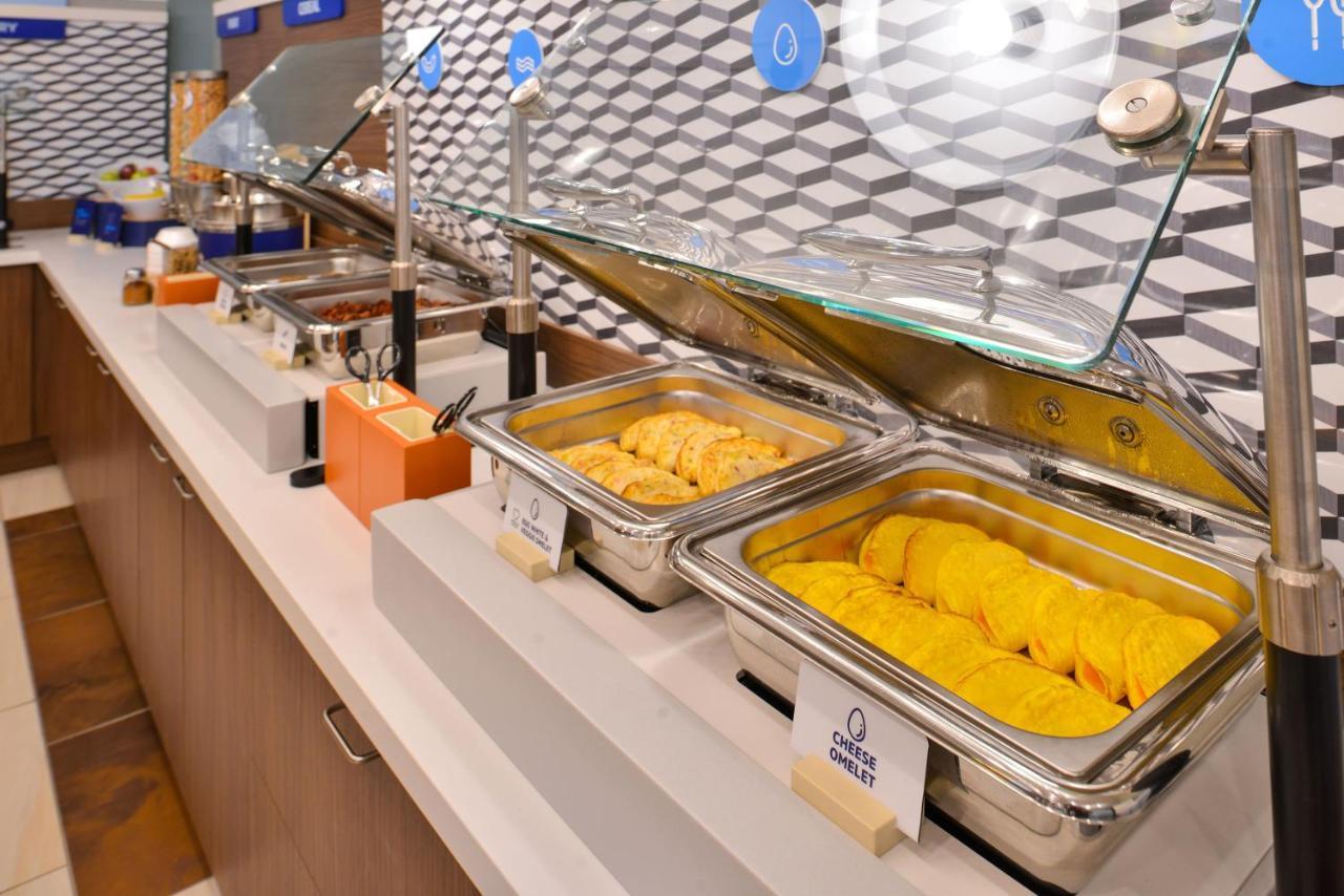 Holiday Inn Express & Suites - Merrillville By Ihg Bagian luar foto